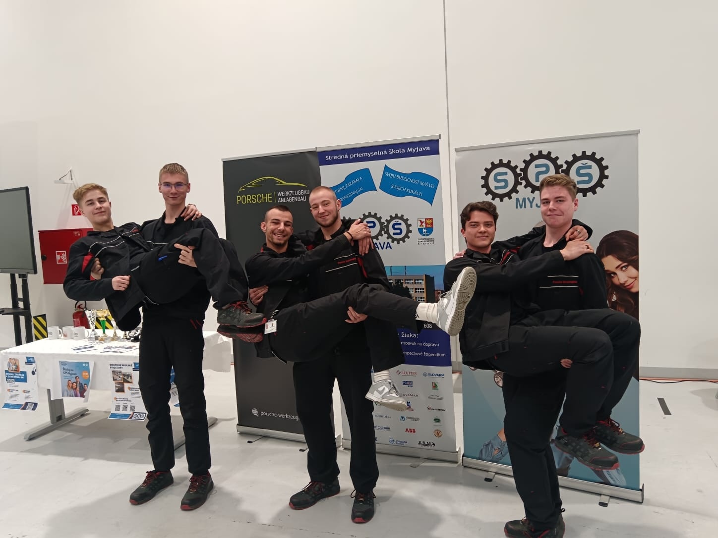 4. ročník súťaže Mladý RobotiQ